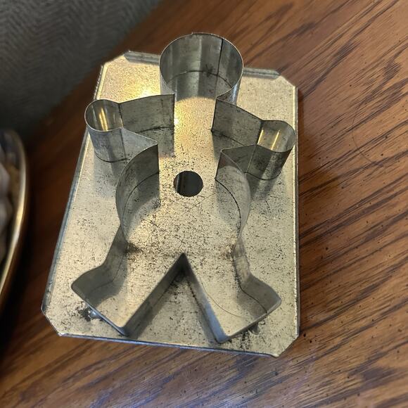 Vintage Primitive GINGERBREAD MAN 5" Cookie Cutter Tin Flat Back Handle Canada - Picture 6 of 11